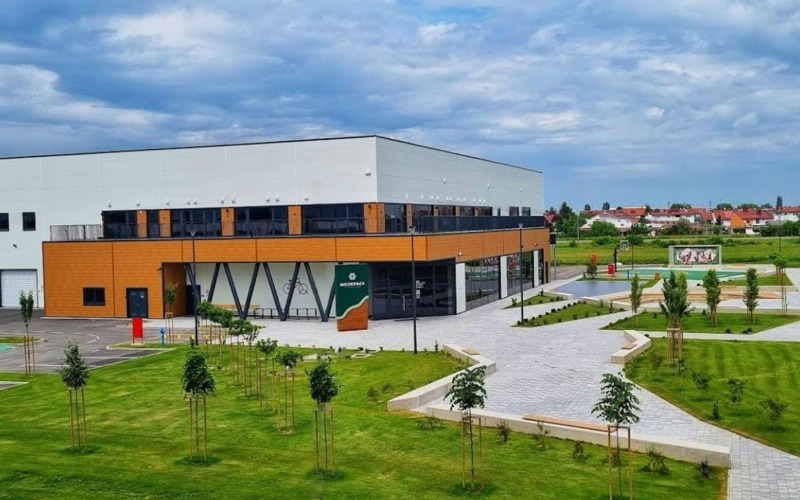 Business and production building Modepack